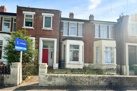 Apartment - Laburnum Grove, Portsmouth, Hampshire