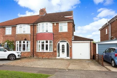 Semi-detached house - Alexander Avenue, North Yorkshire YO31