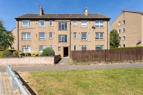 Ground floor flat - G/R 4 Huntly Place, Dundee, DD4 7ST