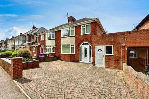 Semi-detached house - Deyncourt Road, Wolverhampton WV10
