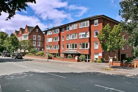 Apartment - Homespa House, Cheltenham GL50