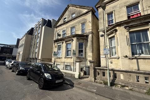Flat - Russell Street, Gloucester GL1