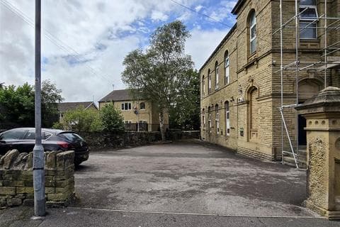 Flat - The Old Chapel Cross Lane, Huddersfield HD4