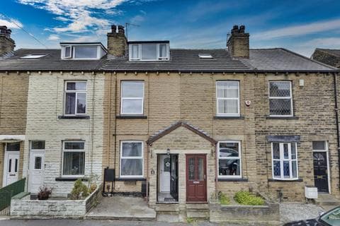Terraced house - Ashgrove, Greengates, Bradford, West Yorkshire, BD10