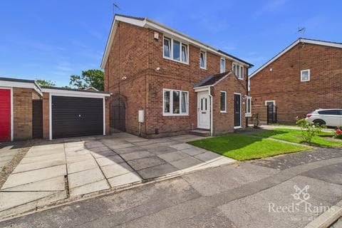 Semi-detached house - Willoughby Way, North Yorkshire YO24