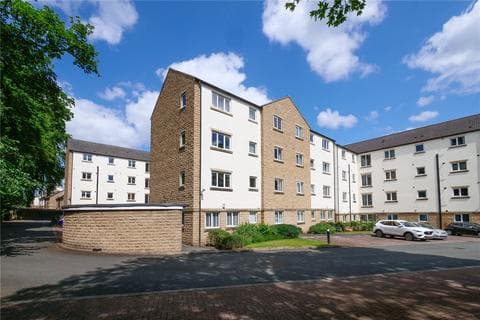 Flat - Lodge Road, Bradford BD10