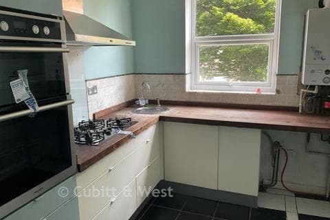 Maisonette - Norfolk Street, Southsea, Hampshire