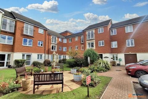 Flat - Regal Place, Peterborough, PE2