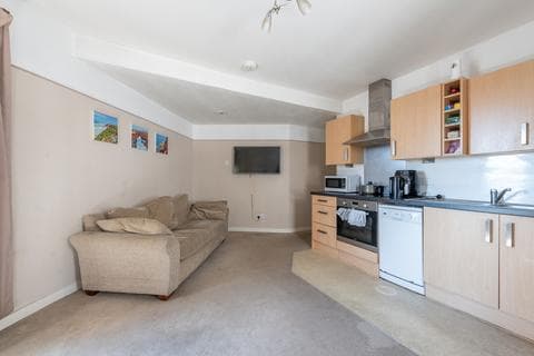 Flat - Holburn Street, Aberdeen AB10