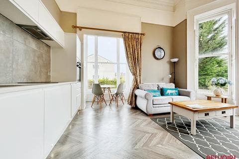 Apartment - The Park, Cheltenham GL50