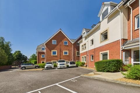 Ground floor flat - Yr Arglawdd, Heathwood Road, Cardiff. CF14