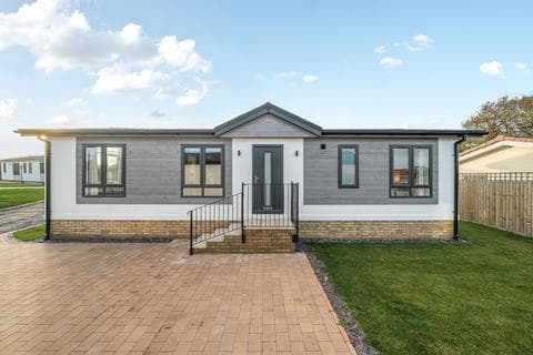 2 bedroom park home for sale