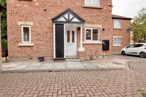 Flat - Applegarth Mews, Crescent Street, Cottingham