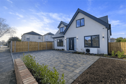 Detached house - Southbourne