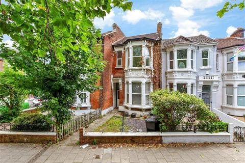 Ground floor flat - 58 Waverley Road, Southsea PO5