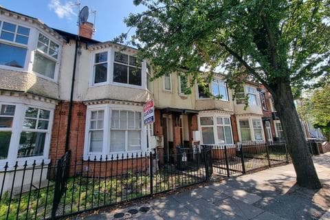 Apartment - Fosse Road South, Leicester, LE3
