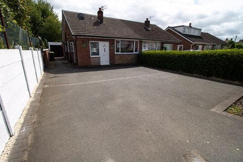 Semi-detached bungalow - Buckley Lane, Bolton BL4