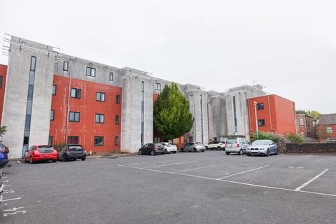 Flat - Wardle Street, Stoke-on-Trent ST6