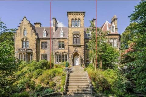 Villa - Grannum Lodge 6 Edgerton Road Huddersfield HD1 5RB
