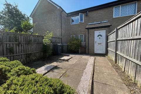 Maisonette - Acaster Drive, Low Moor, Bradford, BD12