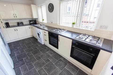 Semi-detached house - Deane Road, L7 0ET,