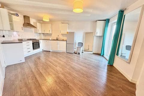 Flat - Fonda Meadows, Oxley Park, MK4