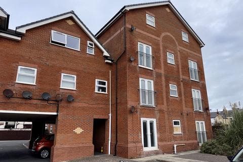 Flat - Osborne Road, Blackpool FY4