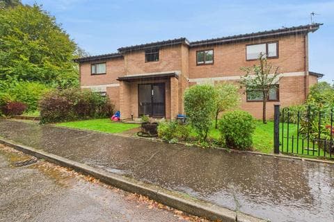 Flat - Nant Walla, Rhiwbina, Cardiff. CF14