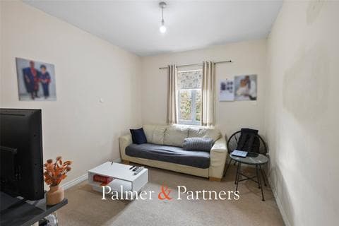 Apartment - Bradford Drive, Colchester, Essex, CO4