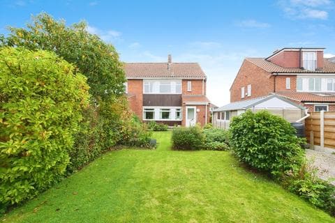 Semi-detached house - Straylands Grove, North Yorkshire YO31