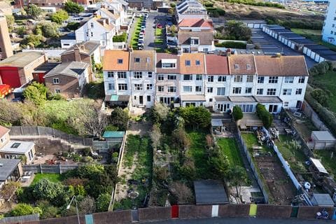 Maisonette - Cliff Road, BRIGHTON, BN2