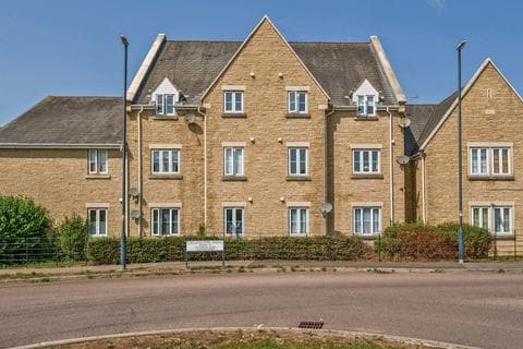 Flat - Callington Road, Swindon SN25