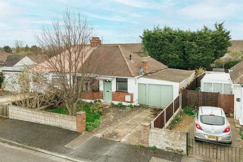 Bungalow - Worcester WR3