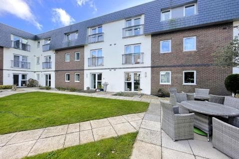 Retirement property - Willow Court, Clyne Common, Swansea