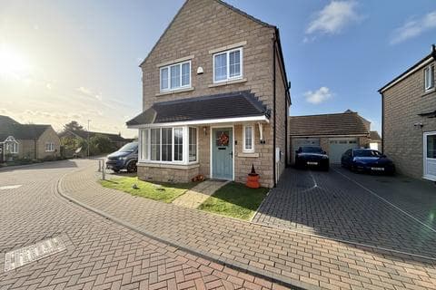 Detached house - Merton Close, Kippax, Leeds, West Yorkshire, LS25