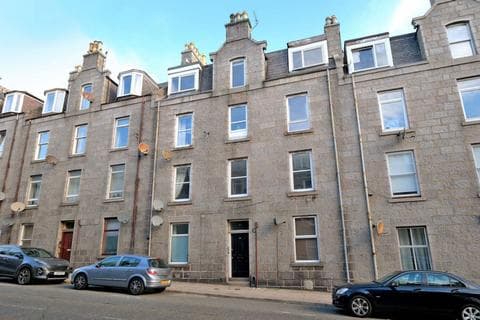 Flat - Top Floor 46 Esslemont Avenue, Rosemount, Aberdeen, AB25 1SQ