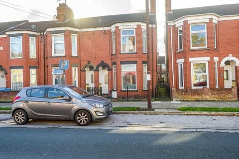 End of terrace house - Summergangs Road, Hull HU8