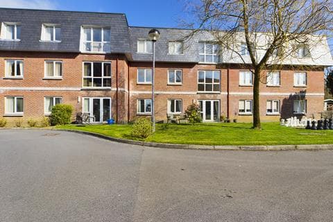 Flat - Willow Court, Swansea, SA3