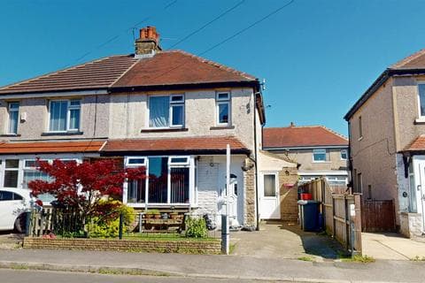 Semi-detached house - Ridgeway, Wrose, Shipley
