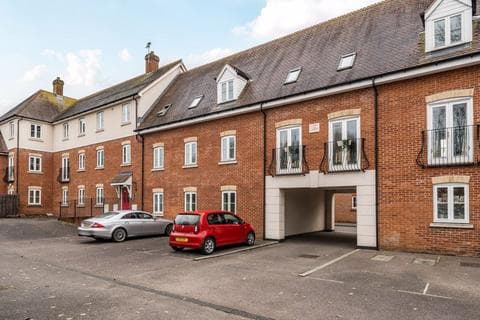 Apartment - Superb modern 3 bed apartment in excellent location