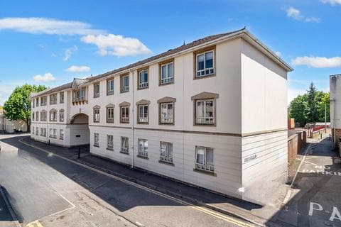 Apartment - Sherborne Street, Cheltenham GL52