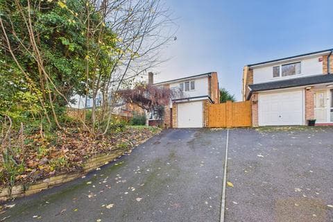 Detached house - The Avenue, Churchdown, Gloucester