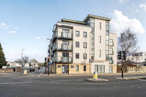 Apartment - Warwick Place, Gloucestershire GL52