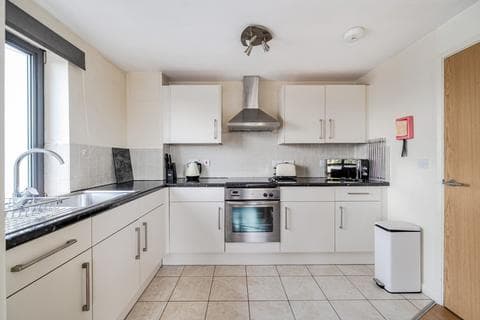 Apartment - Warwick Place, Gloucestershire GL52