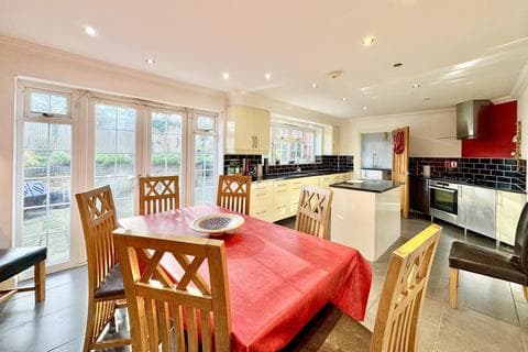Detached house - Talbot Road, Bournemouth, BH9