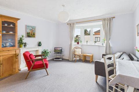 Flat - Burling Court, Cambridge, Cambridgeshire
