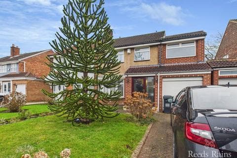 Semi-detached house - Kader Avenue, North Yorkshire TS5