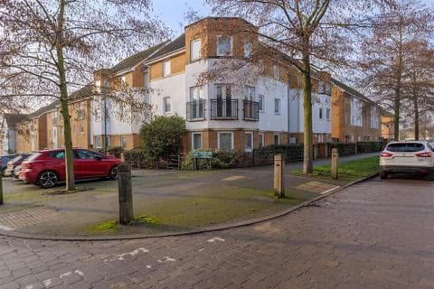 Flat - Silver Hill, Peterborough PE7