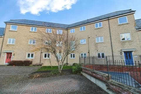 Apartment - Bates Way, Swindon, SN2