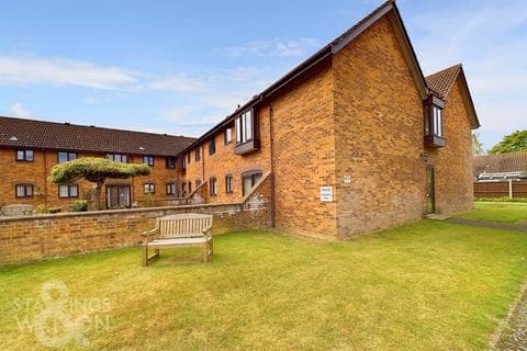 Flat - Laurel Court, Armstrong Road, Thorpe St. Andrew, Norwich